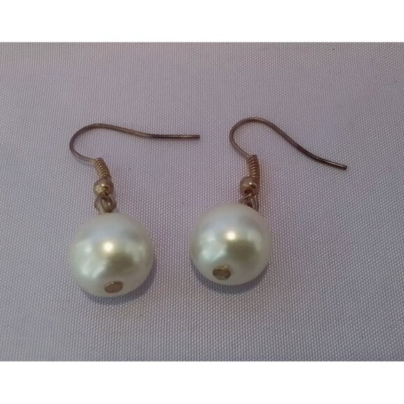 Vintage Elegant White Faux Pearl Drop Earrings With Gold Tone Hooks - Picture 1 of 3
